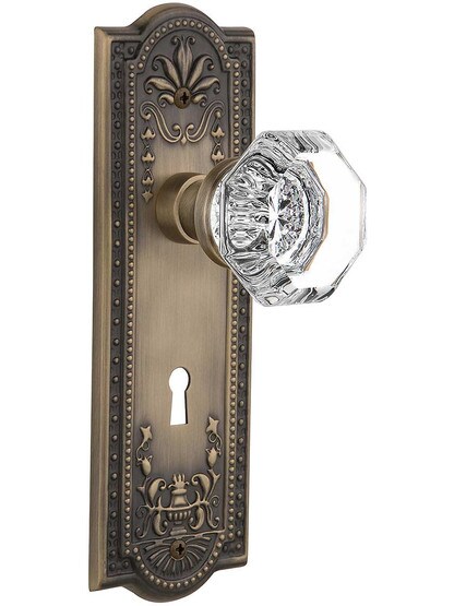 Meadows Door Set with Waldorf-Crystal Glass Knobs and Keyhole - 2 3/8 in Antique Brass.